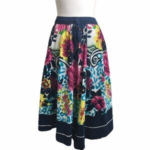 ODEL 100% cotton peasant floral skirt. Medium